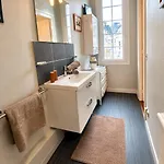 Les Planches A Deux Pas De La *