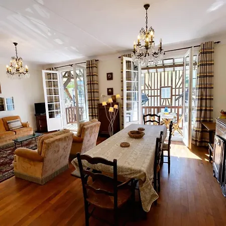 Apartment Les Planches A Deux Pas De La